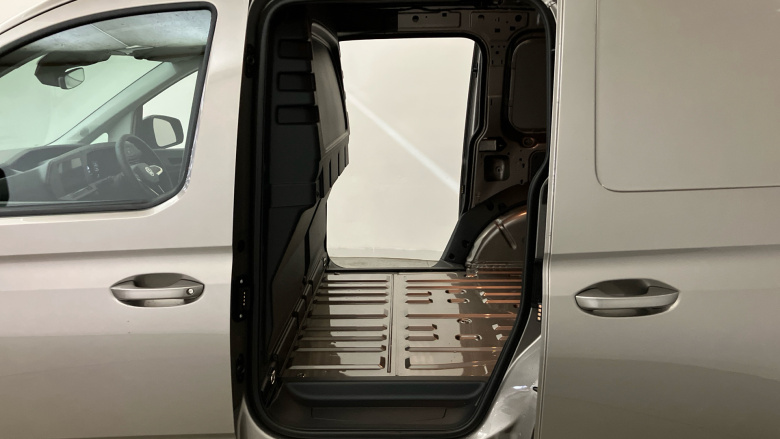 Volkswagen Caddy Cargo C20 Diesel 2.0 TDI 122PS Commerce Pro Van DSG [Tech Pack]